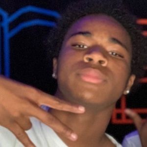 Meet your Posher, Casey